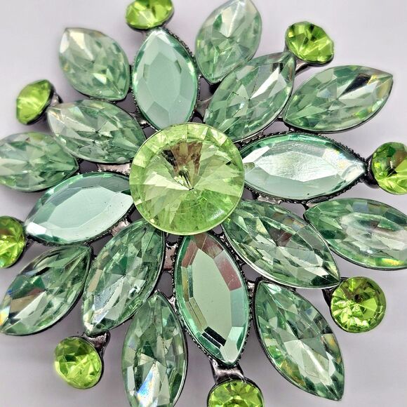 Atomic Flower Brooch Vintage Green Jeweled Elegant Floral Estate Jewelry Pin - Picture 3 of 8